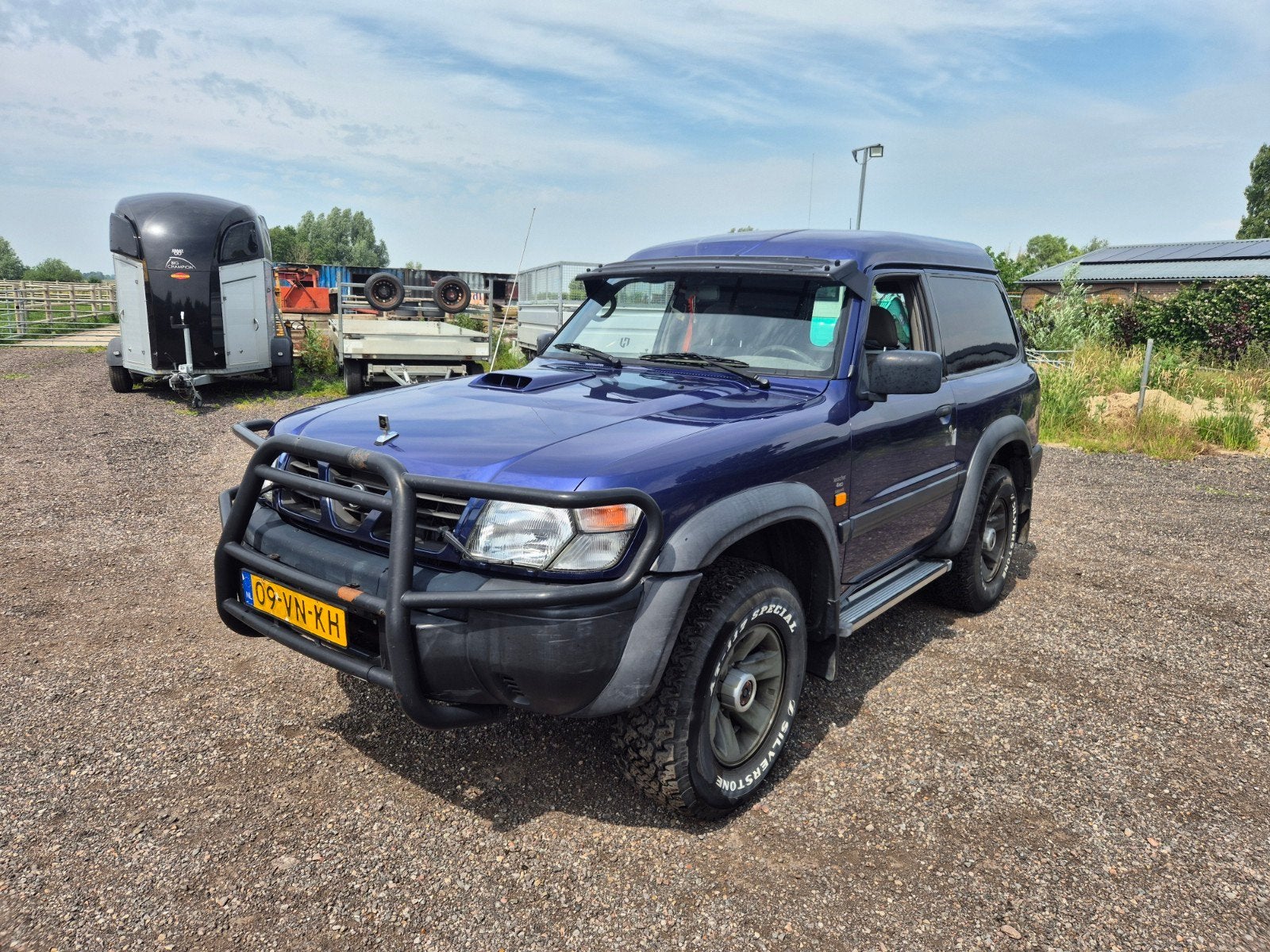 Nissan patrol, Auto's, Stof, Beige, 129 pk, Blauw