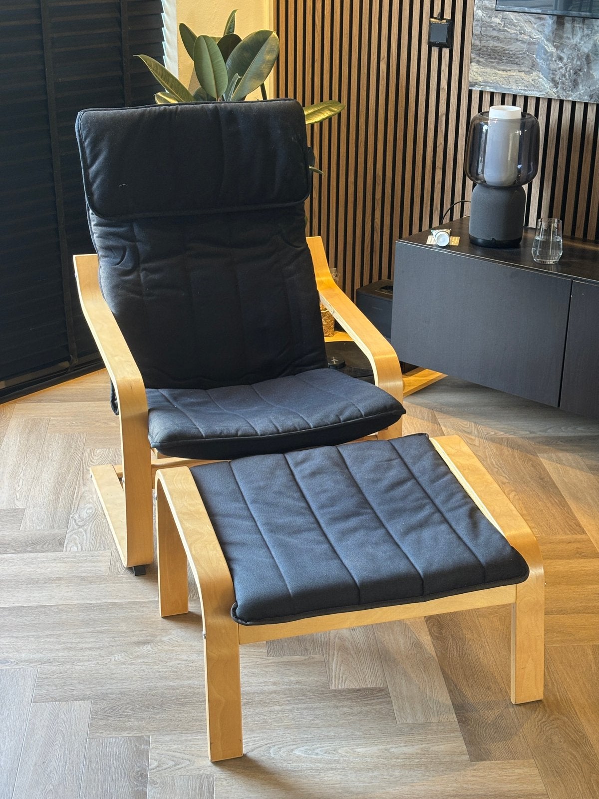 Ikea Poang Arm Chair & Footstool, Ophalen, Zo goed als nieuw, Wit, Eén