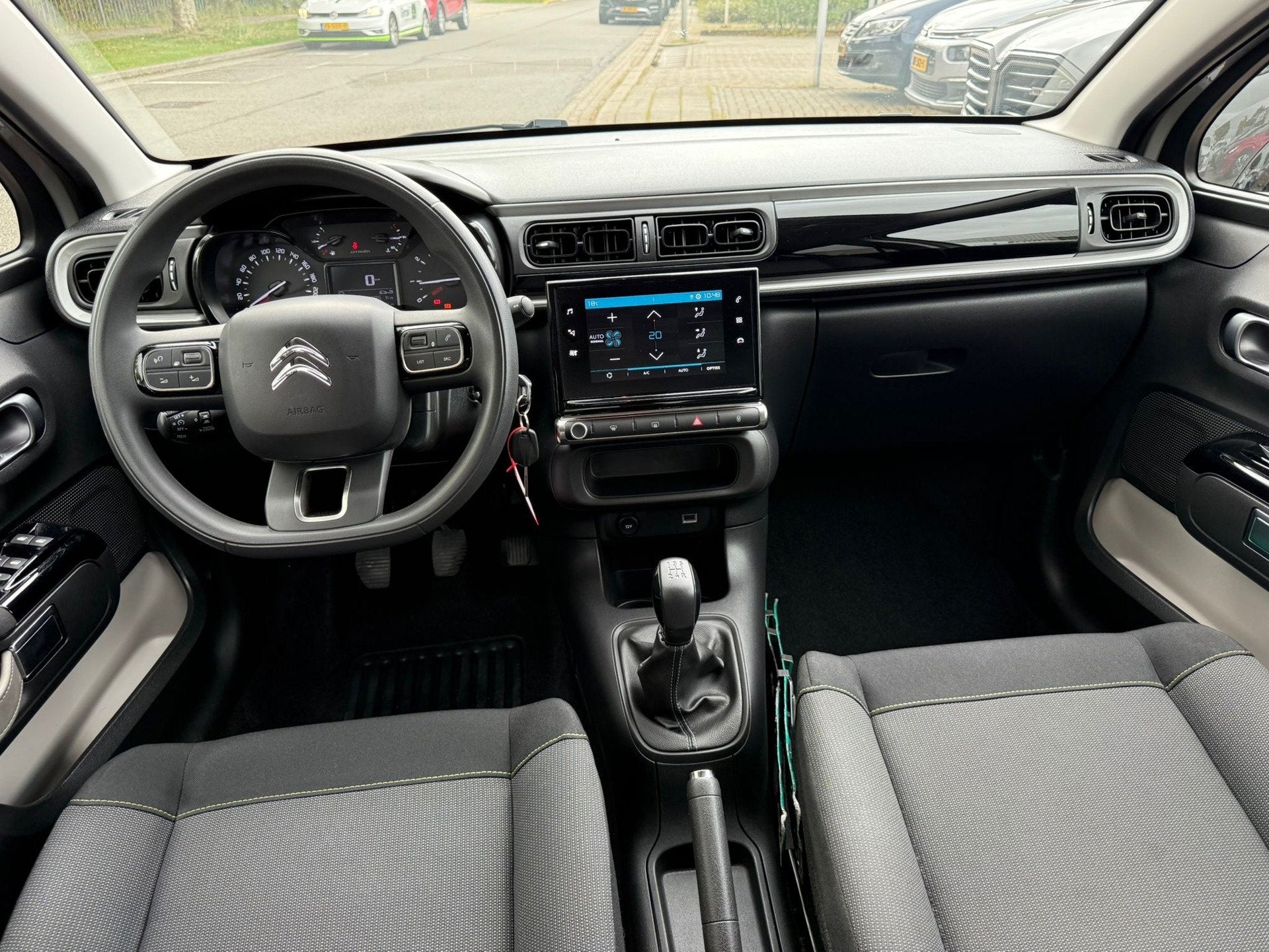 Citroen C3 1.2 PureTech Feel, Facelift, Navi Dealer auto, St, Voorwielaandrijving, 83 pk, Gebruikt, 1199 cc