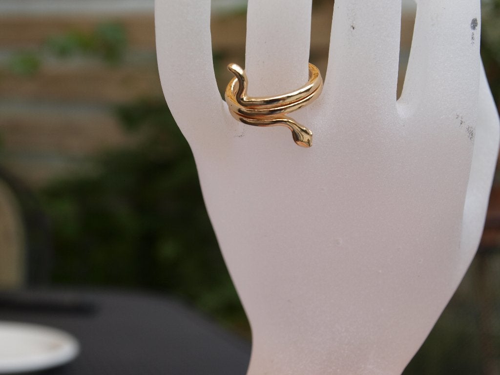 Goudkleurige slang ring, Overige materialen, Nieuw, Ophalen of Verzenden, 17 tot 18