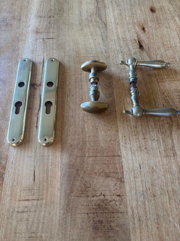 Antiek messing deurbeslag set - klinken en rozetten, Antiek en Kunst, Ophalen of Verzenden