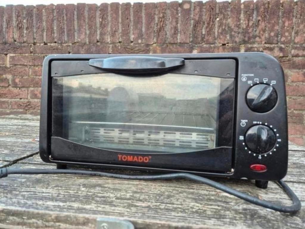 Te koop , klein Oventje ideaal voor camping camperen, Ophalen of Verzenden