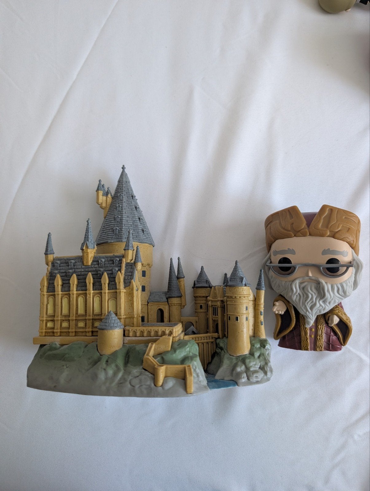 Harry Potter Zweinstein Kasteel & Dumbledore Funko Pop, Verzamelen, Harry Potter, Ophalen of Verzenden, Zo goed als nieuw, Beeldje of Buste