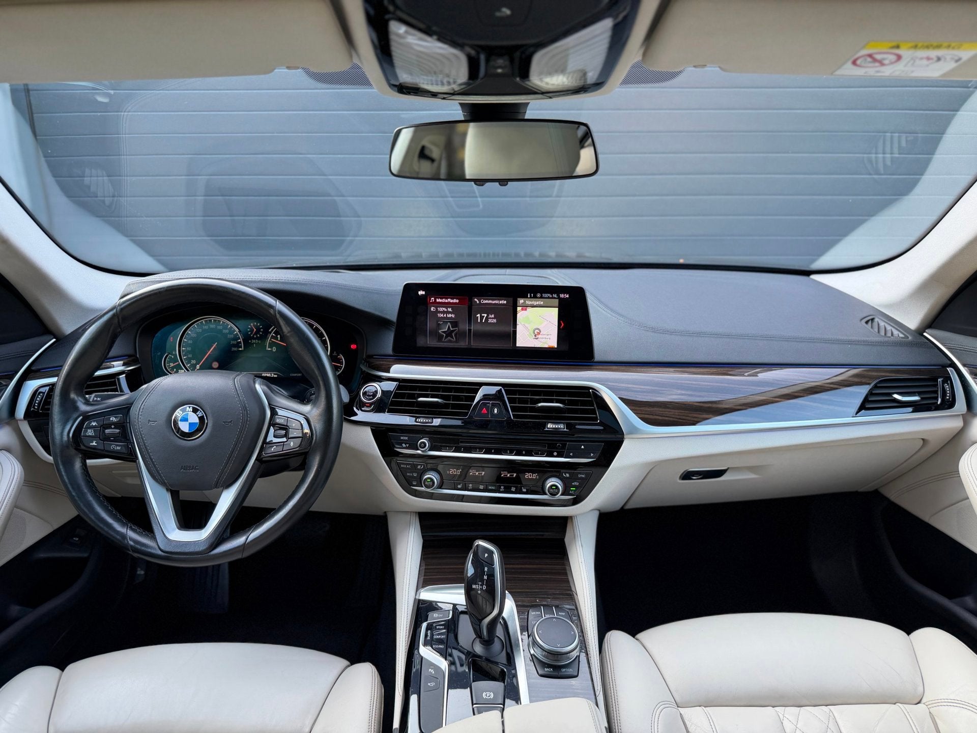 BMW 5-serie 540i xDrive High Executive | Pano | 360 | HUD, Auto's, BMW, Automaat, Gebruikt, Zwart, Bedrijf