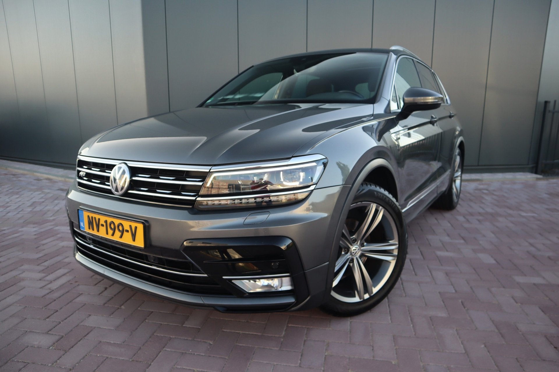 Volkswagen Tiguan 1.4 TSI ACT R-LINE Highline Automaat Panor, 12 maanden, 4 cilinders, Origineel Nederlands, SUV of Terreinwagen