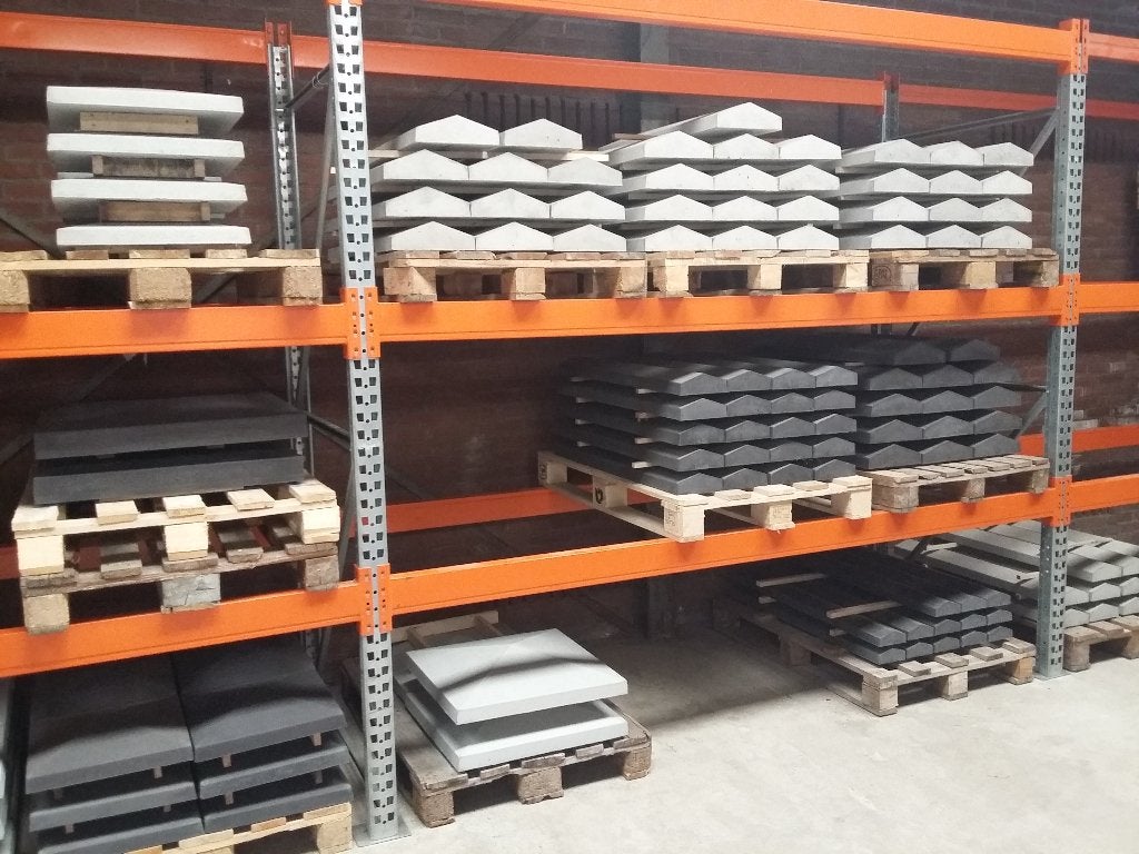 Betonnen pilaarhoedjes en afdekmuurplaten, Ophalen of Verzenden, Nieuw, Bakstenen