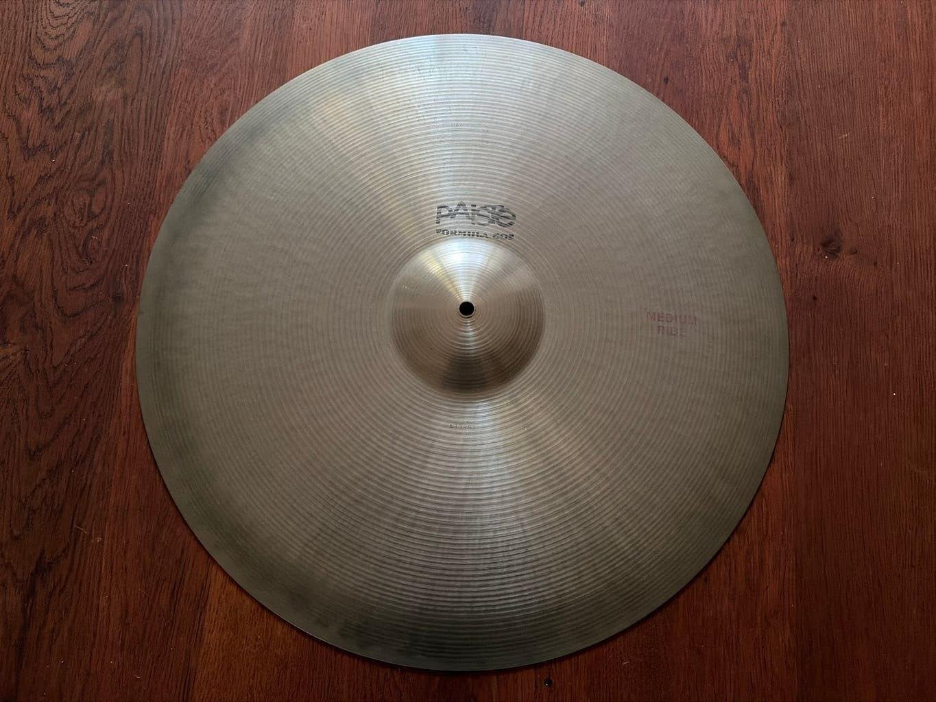 Paiste 602 Medium Ride Bekken 22" - Vintage topper uit 1974