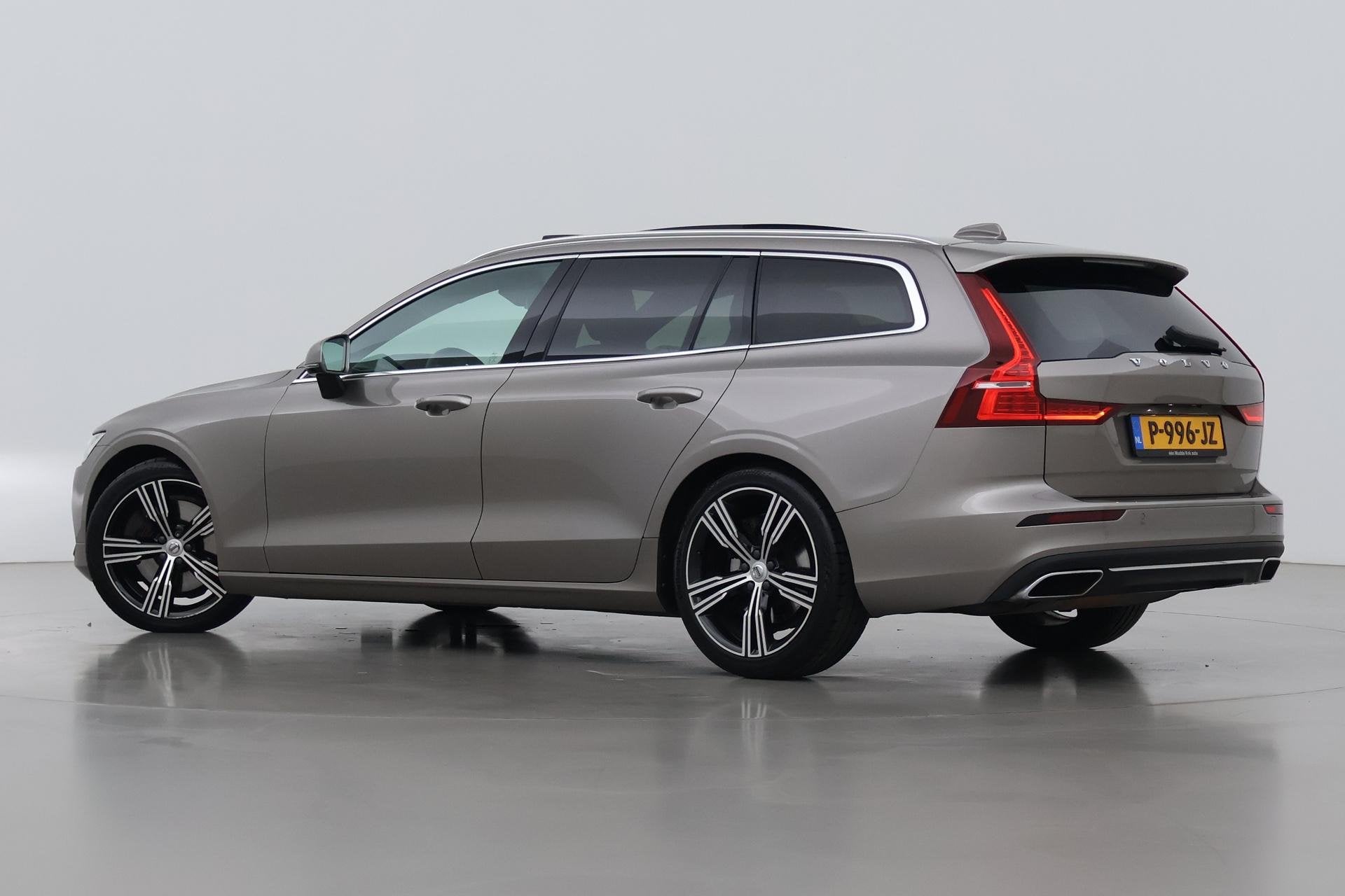 Volvo V60 2.0 T6 AWD Inscription | Panoramadak | Trekhaak |, Auto's, Volvo, Gebruikt, Euro 6, 4 cilinders, Automatische klimaatregeling