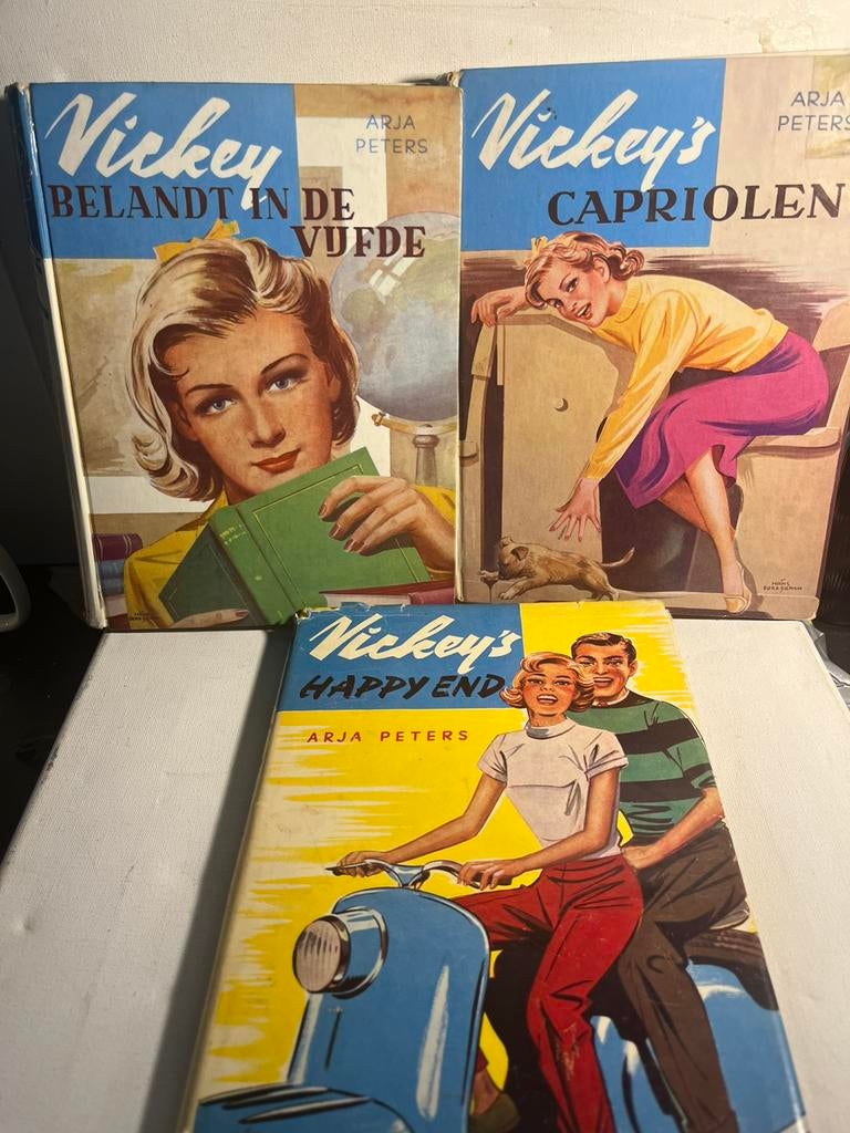 Kinderboeken uit de serie 'Vickey', door Arja Peters, Ophalen of Verzenden