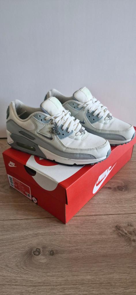 Nike Air Molten Metal Sneakers Maat 39, Kleding | Dames, Schoenen, Wit, Nike, Ophalen of Verzenden, Sneakers of Gympen