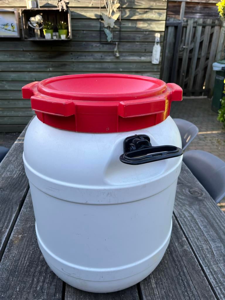 Voerton met 8kg Eukaniba, Dieren en Toebehoren, Dierenvoeding, Ophalen of Verzenden, Hond