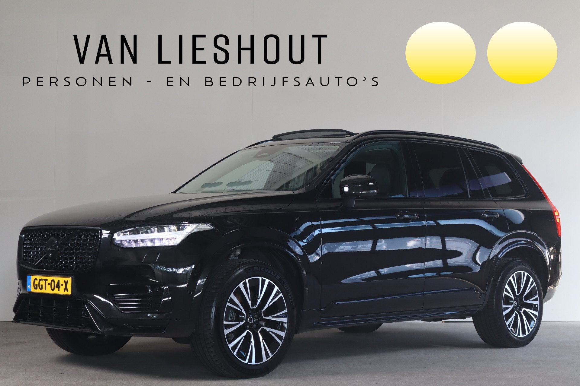 Volvo XC90 2.0 T8 Plug-in hybrid AWD Ultra Dark- NL- Auto! B, Gebruikt, 4 cilinders, 1969 cc, Zwart