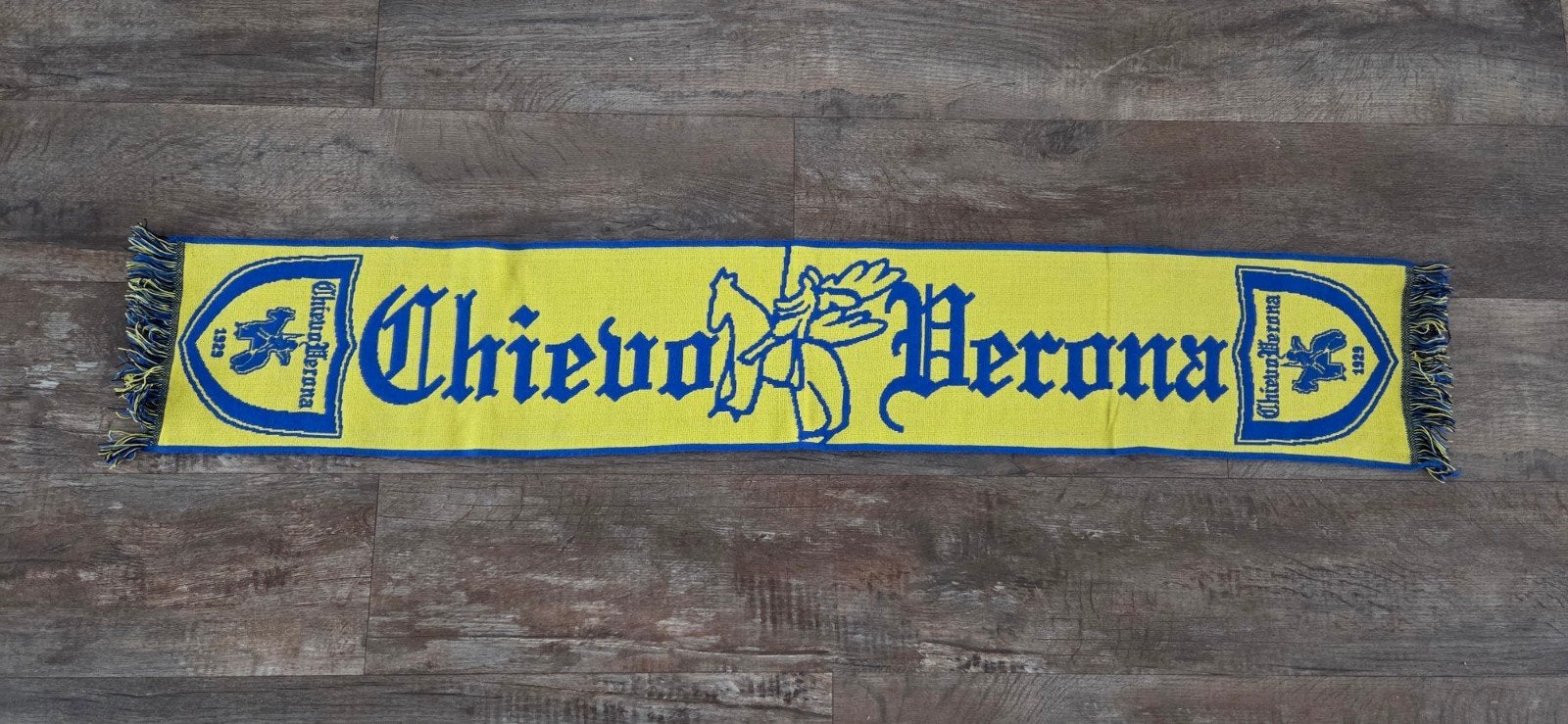 Sjaal Chievo Verona, Ophalen of Verzenden, Zo goed als nieuw, Buitenlandse clubs, Vaantje of Sjaal