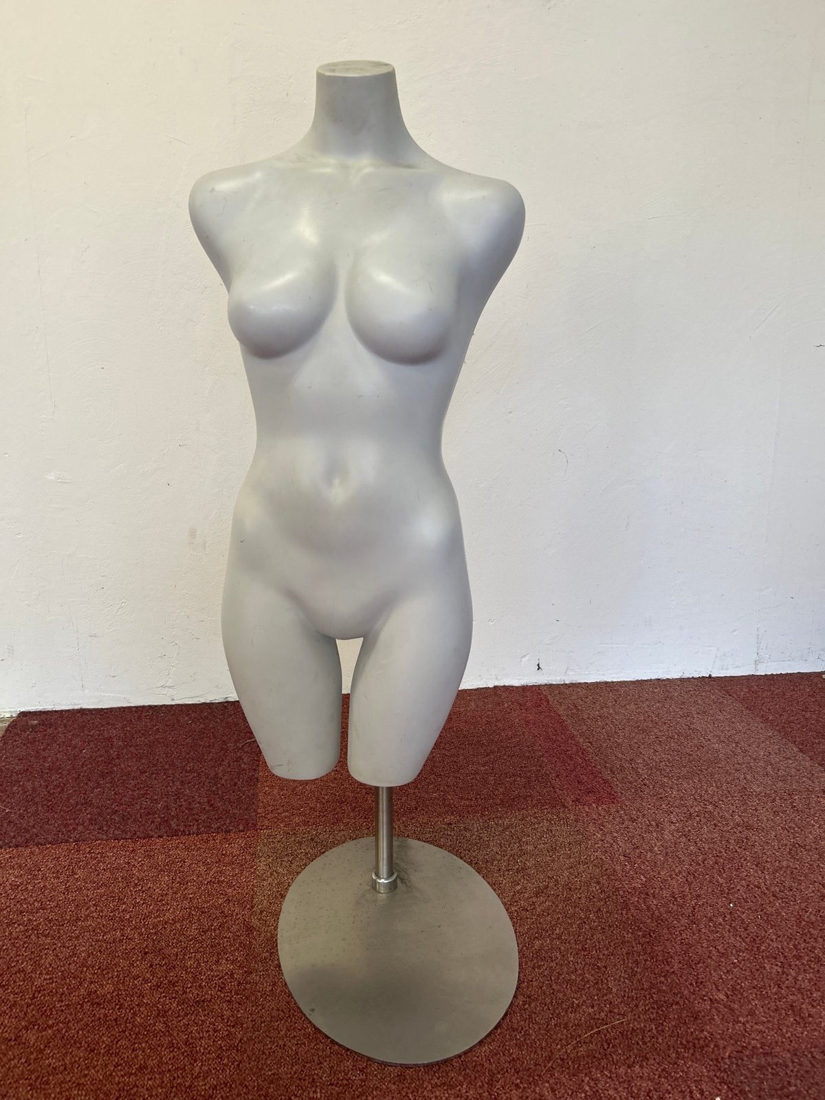Grijze etalagepop torso met standaard, Ophalen of Verzenden