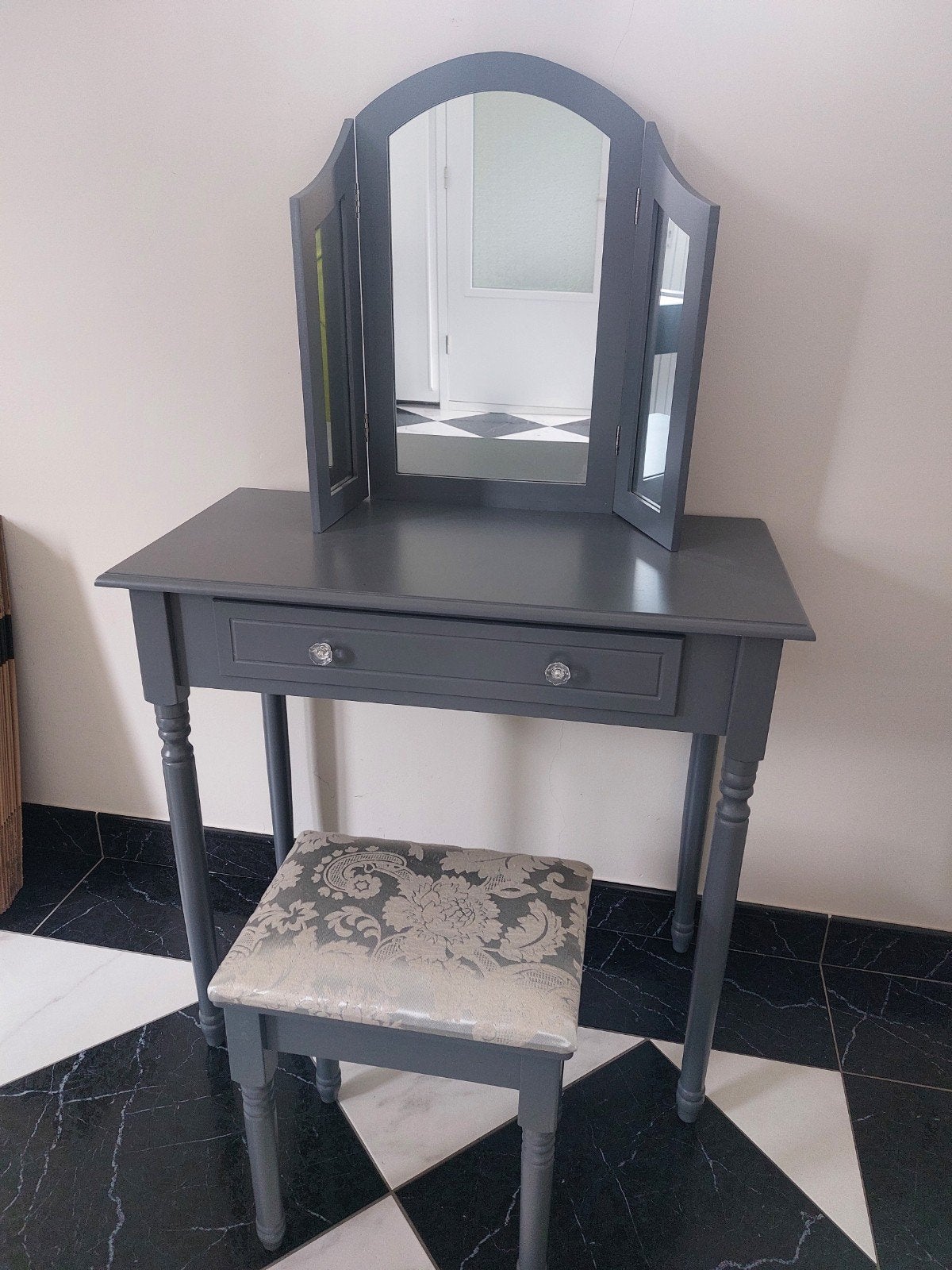 make up tafel met lade, spiegel en krukje, Ophalen, 100 tot 150 cm, 50 tot 100 cm, Zo goed als nieuw