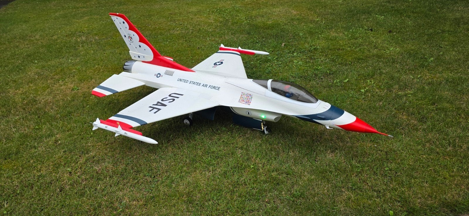 F-16 Thunderbirds USAF., Hobby en Vrije tijd, Modelbouw | Radiografisch | Vliegtuigen, Ophalen, Zo goed als nieuw