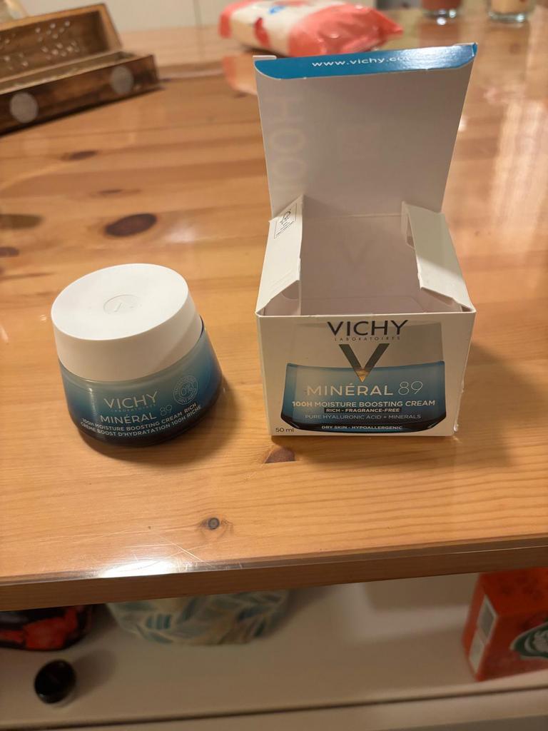 Vichy, Ophalen of Verzenden, Zo goed als nieuw, Gehele gezicht