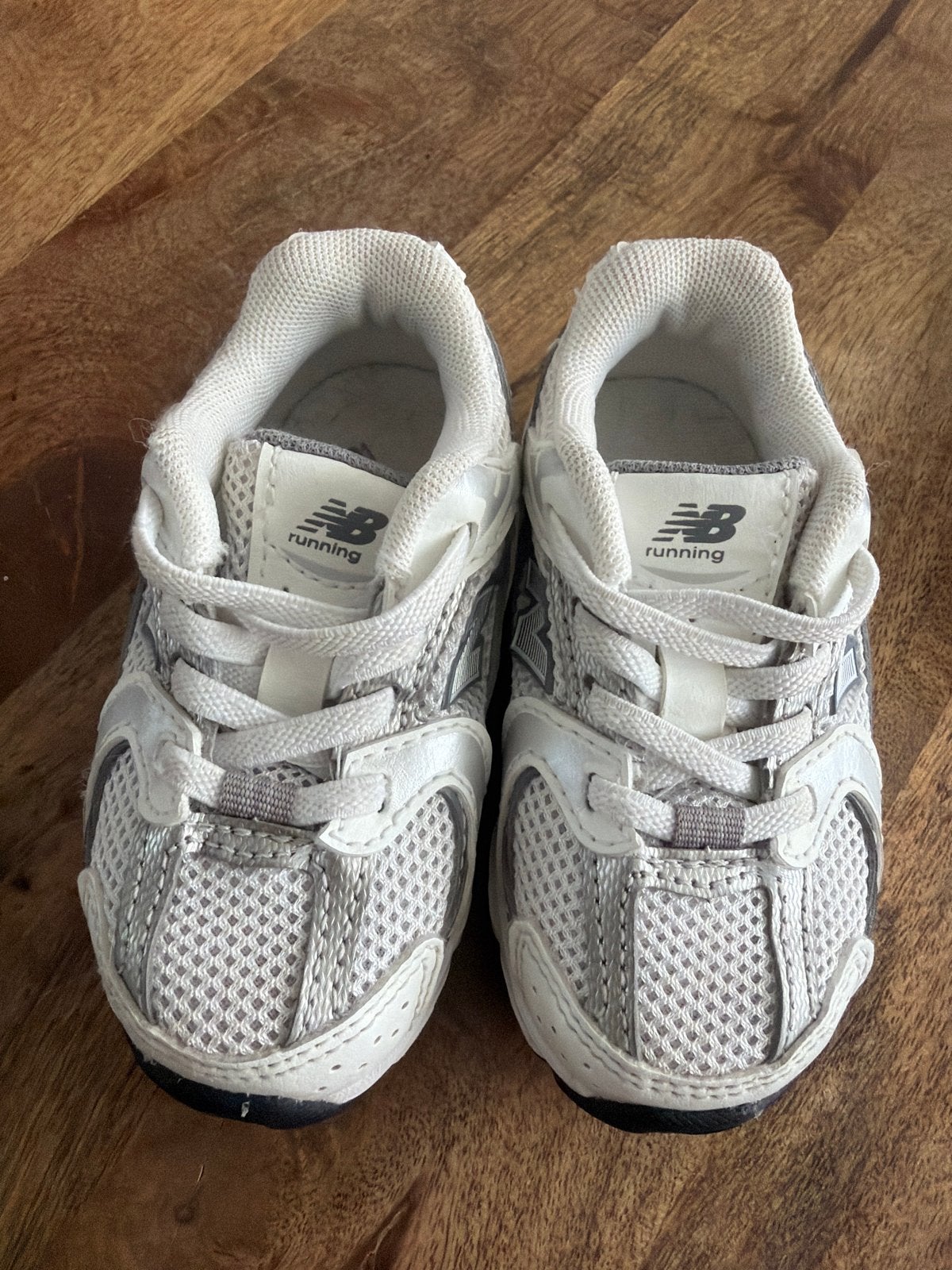 New Balance 590 hardloopschoenen voor baby's, Ophalen of Verzenden, Zo goed als nieuw, Jongen of Meisje, Sportschoenen