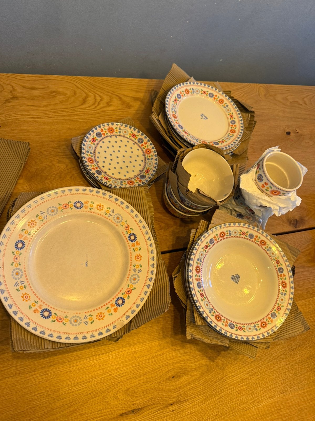 Kakelbont servies Yvon Jaspers, Ophalen