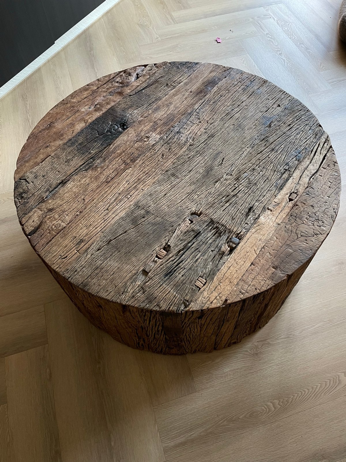 Unieke robuuste salontafel van oud hout, Huis en Inrichting, Tafels | Salontafels, Ophalen, Gebruikt, Rond, 50 tot 100 cm