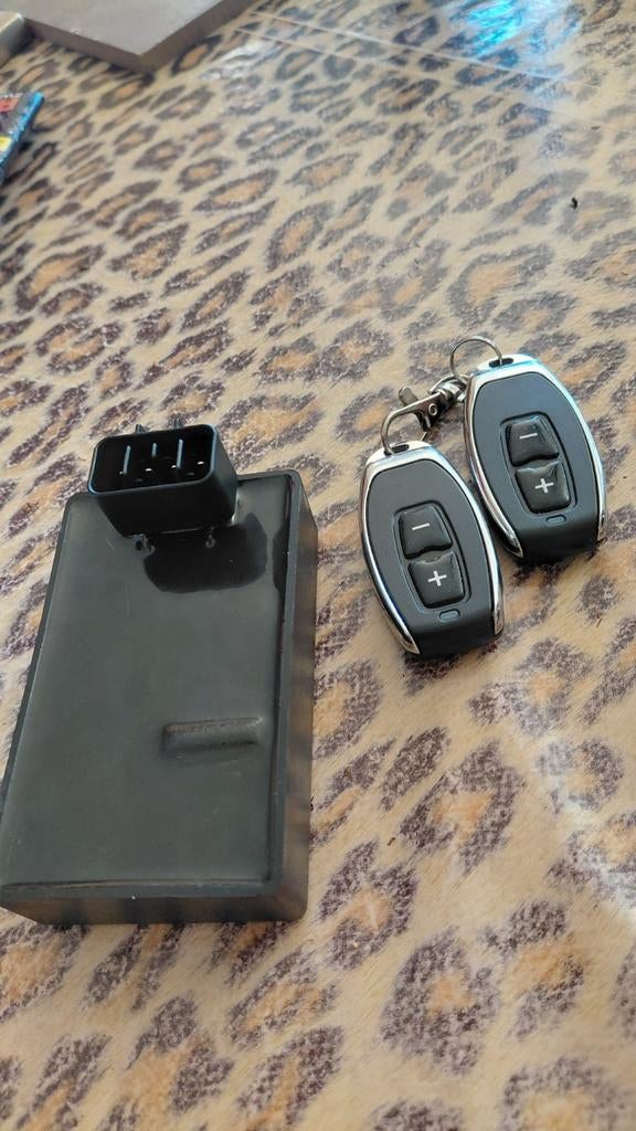 Kymco Super 8 CDI kastje met afstandsbediening, Ophalen of Verzenden, Gebruikt, Overige typen, Kymco