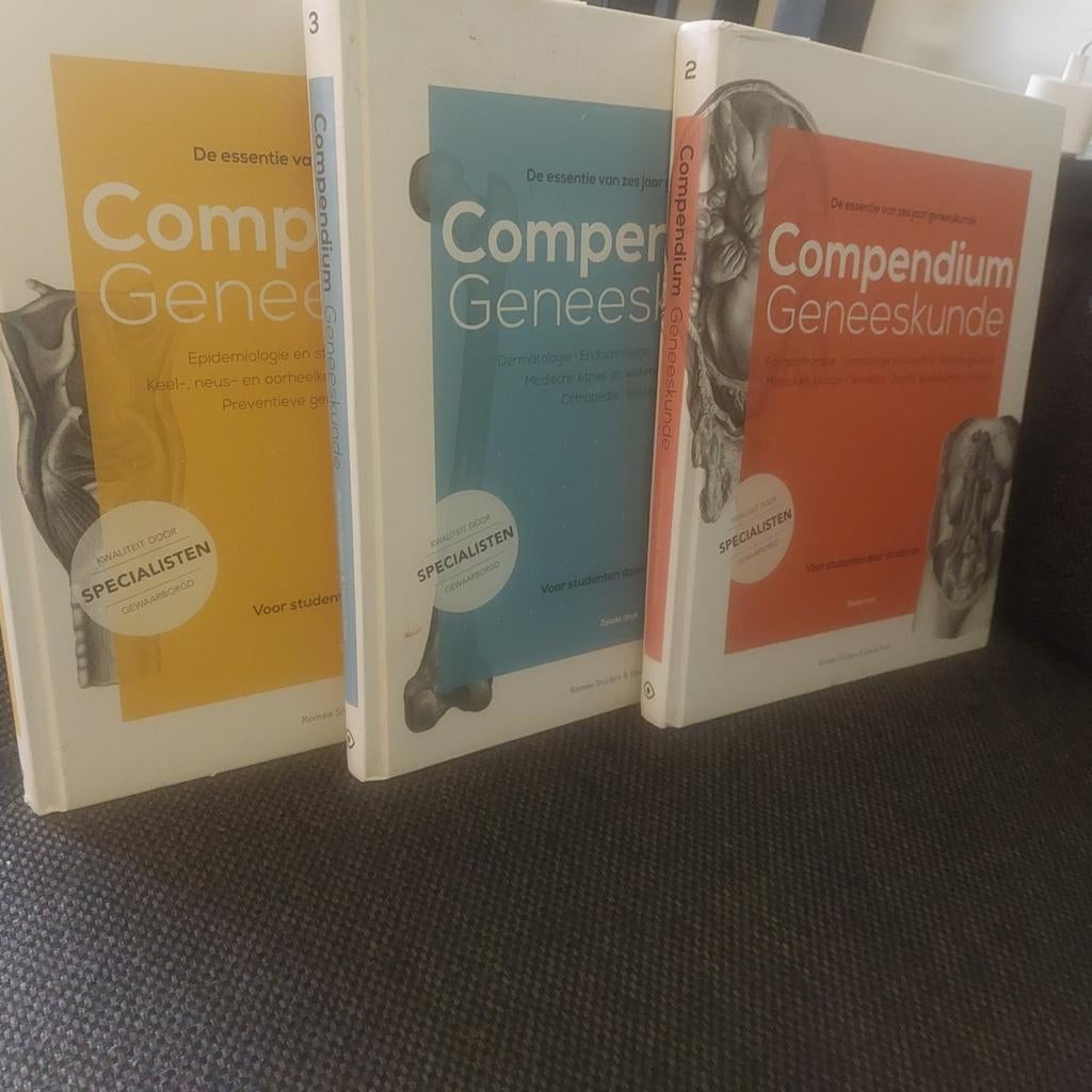 Compendium Geneeskunde deel 1, 2 en 3 - Hardcover, Ophalen of Verzenden, Gelezen