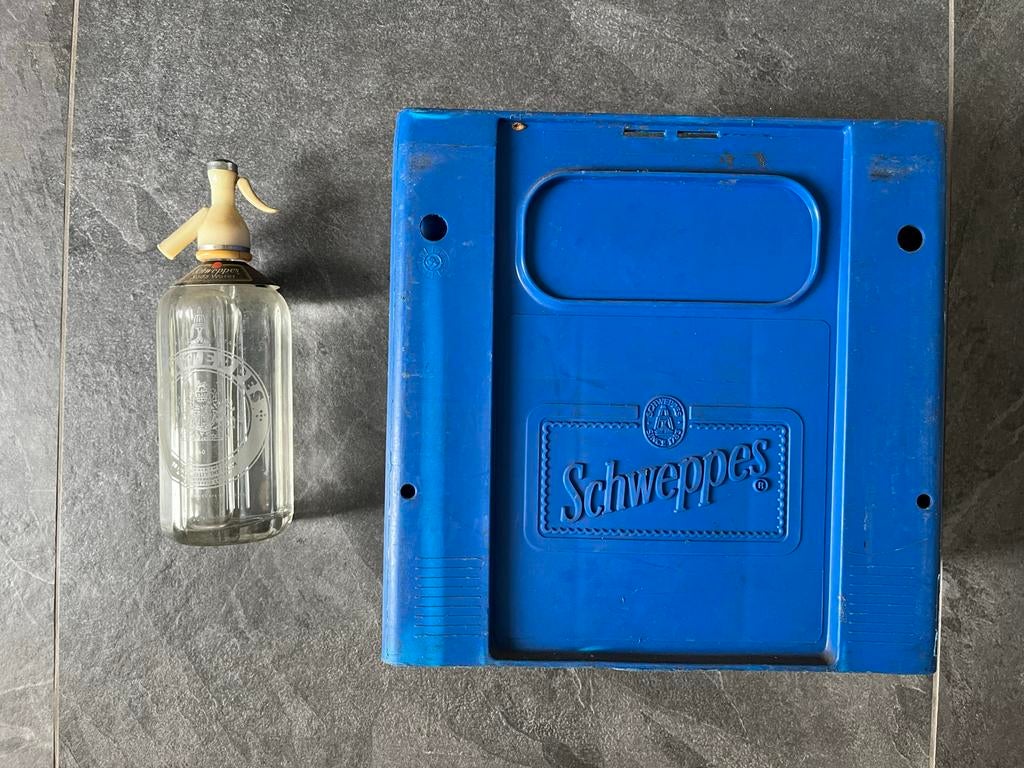 Complete set: 6 Vintage Schweppes Spuitwater Sifons in krat, Ophalen of Verzenden, Zo goed als nieuw, Overige typen