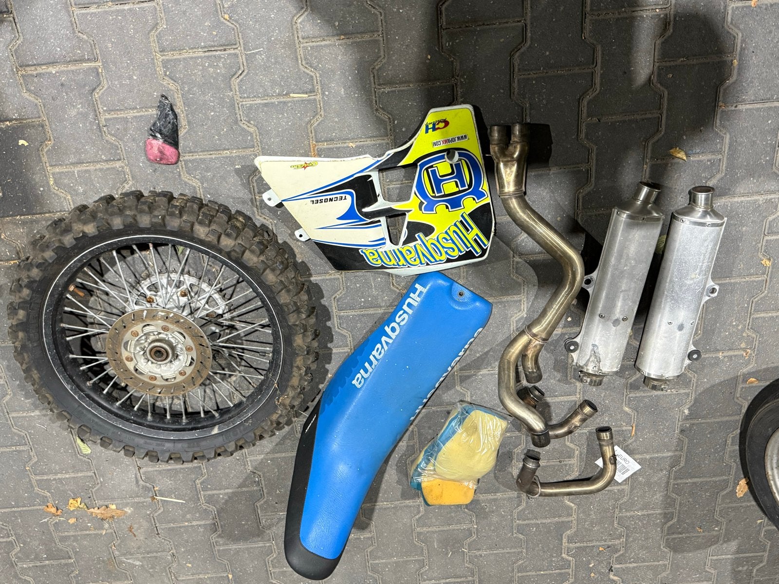 Husqvarna onderdelen: uitlaat, zadel, spatbord, wiel, Ophalen of Verzenden, Gebruikt