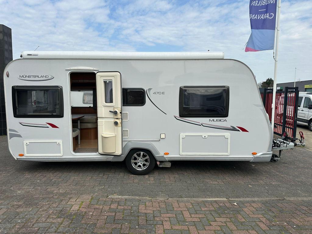 LMC Musica 470E, voortent, mover, cassetteluifel, fietsenrek, Caravans en Kamperen, Bedrijf, Treinzit, 5 tot 6 meter, LMC en Münsterland