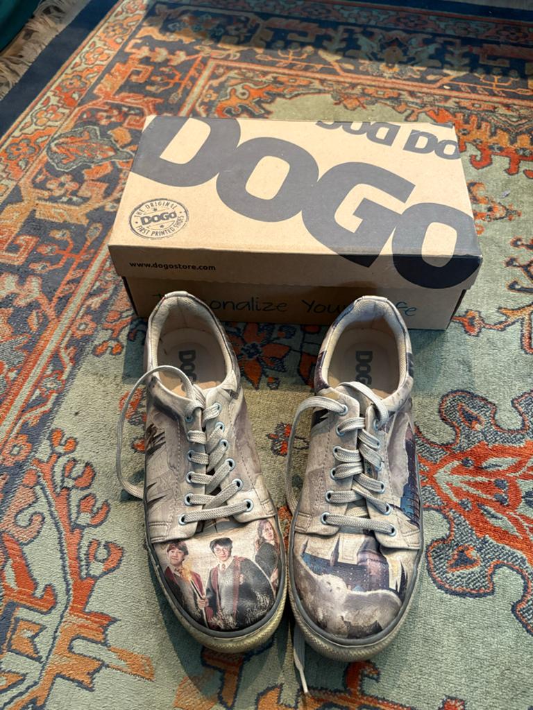 DOGO Harry Potter Sneakers - Maat 39, Kleding | Dames, Ophalen of Verzenden, Gedragen, Overige kleuren, Sneakers of Gympen