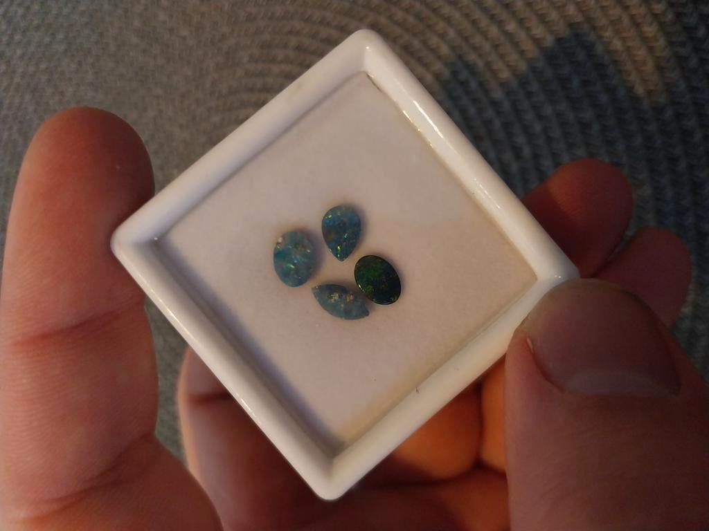 4 kleurrijke Australische triplet cabochons, Ophalen of Verzenden, Nieuw