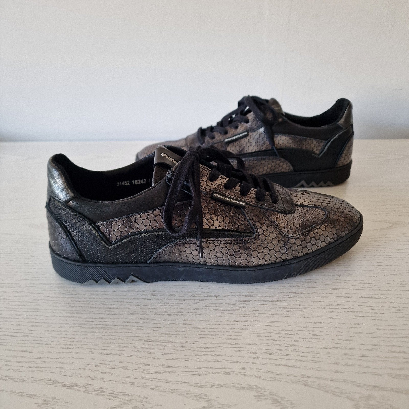 Floris van Bommel sneakers schoenen maat 9= 43. Zwart grijs, ., Zwart, Floris van Bommel, Ophalen of Verzenden