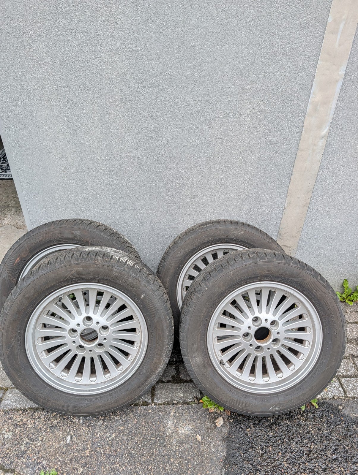 BMW E39 WINTERBANDEN ZEER GOEDE BANDEN, Auto-onderdelen, 16 inch, Band(en), 225 mm, Winterbanden