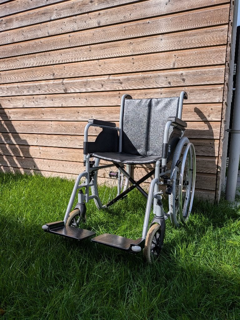 Vermeiren 708D rolstoel 46 cm, nieuwe banden, Diversen, Ophalen, Inklapbaar, Gebruikt, Duwrolstoel