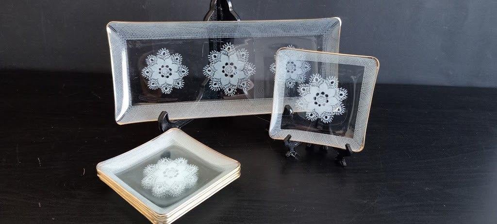 Vintage cakeschaal met 6 kleine cake schaaltjes, Gebruikt, Ophalen of Verzenden, Overige stijlen, Glas