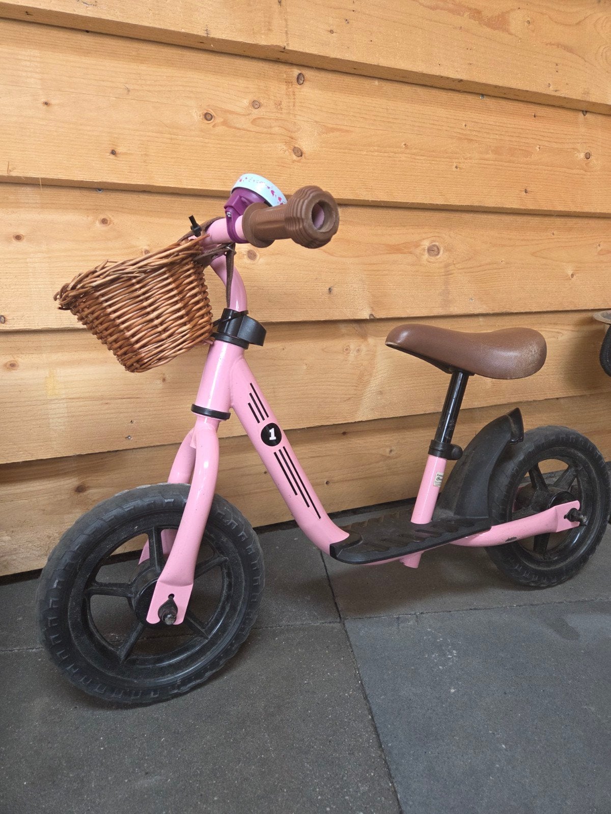 Roze loopfiets met verstelbaar zadel en mandje, Ophalen, Gebruikt, Loopfiets