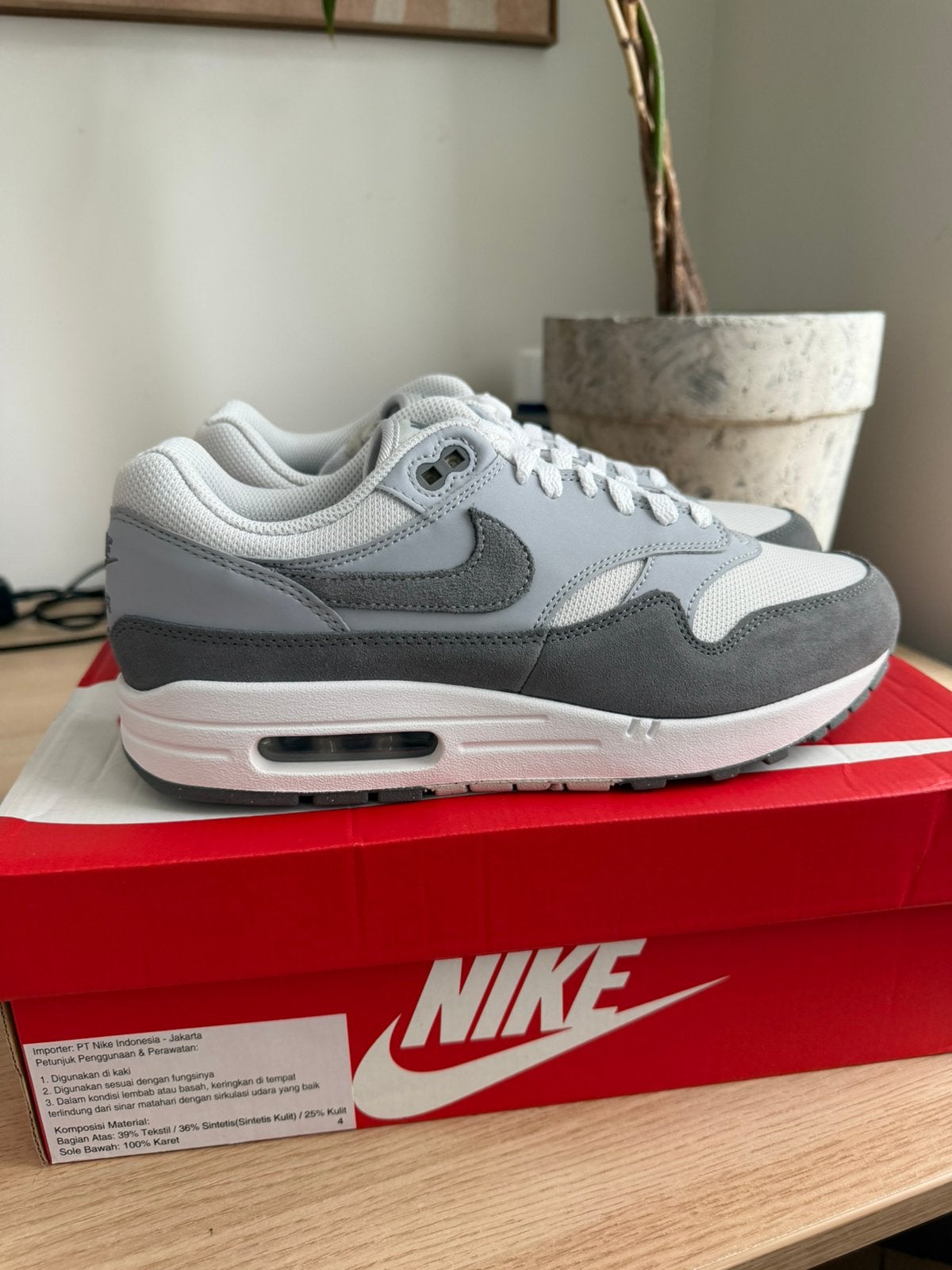 Nike Air Max 1 Wolf Grey 42,5 - 42.5, Ophalen of Verzenden, Nieuw, Overige kleuren
