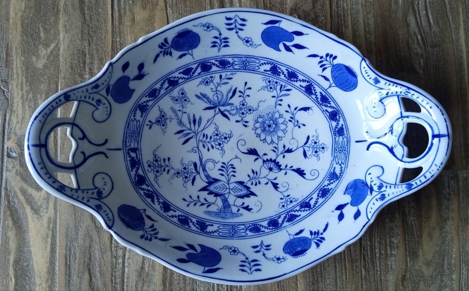 Oude broodschaal met Zwiebelmuster decor, Ophalen of Verzenden