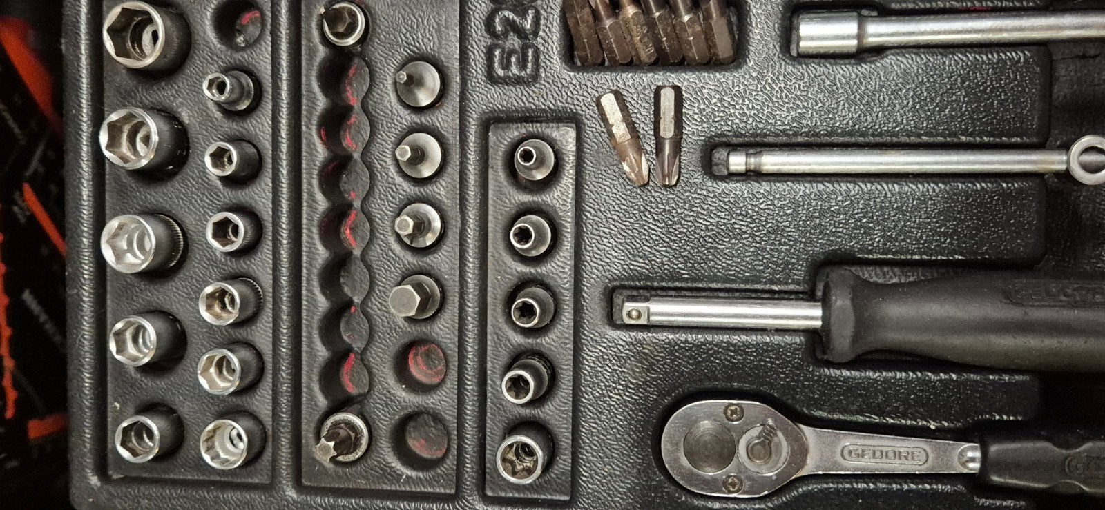 Gedore Dopsleutelset in Inlay + Schroevendraaiers en Doppen, Doe-het-zelf en Verbouw, Gereedschap | Handgereedschap, Ophalen of Verzenden