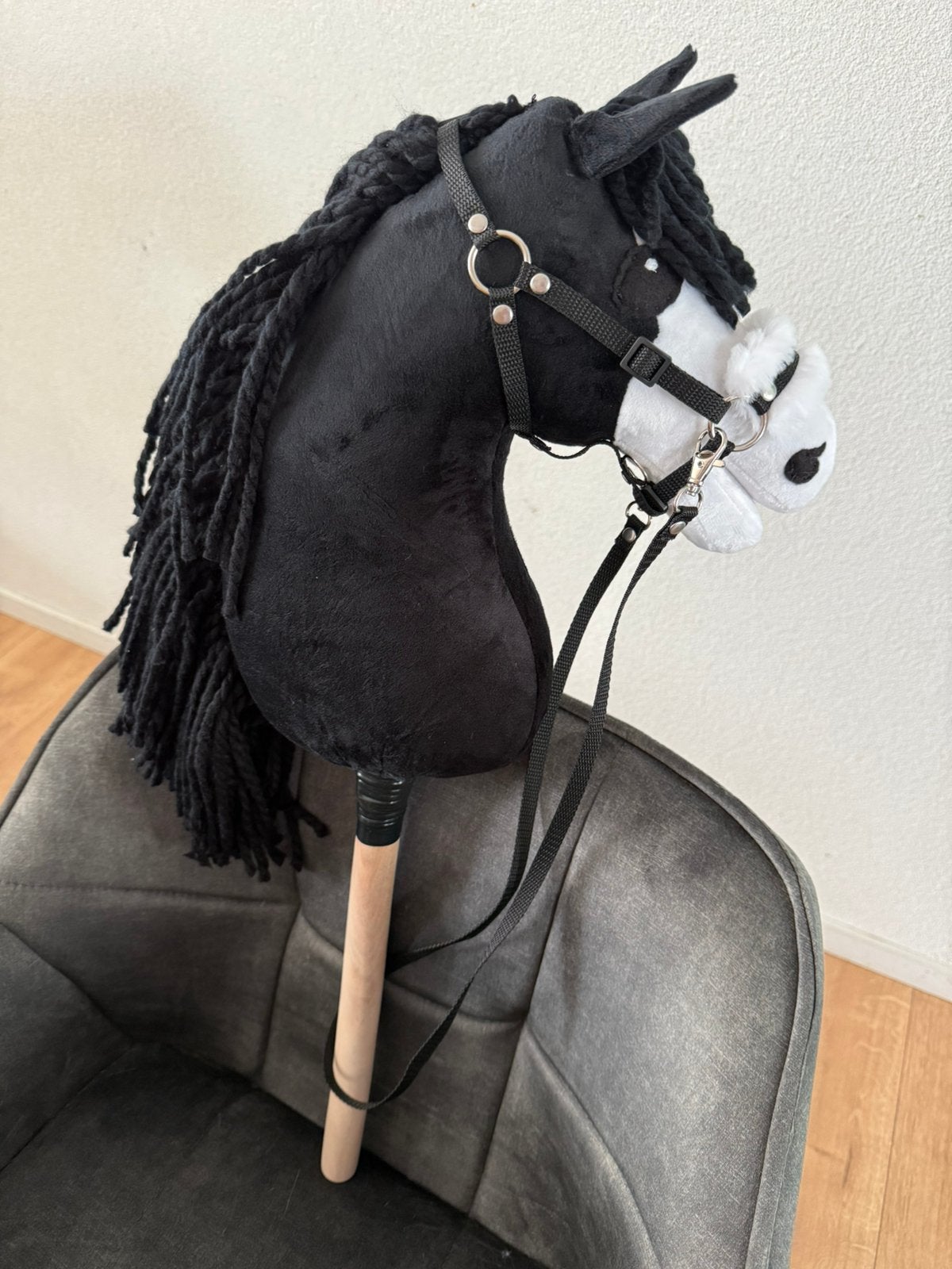 Hobby horse, Ophalen, Nieuw