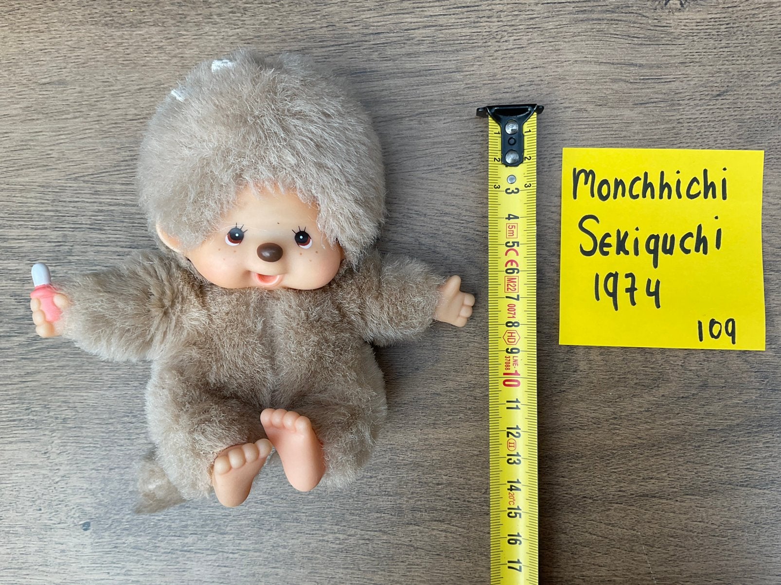 Zgan vintage Monchhichi Sekiguchi aap knuffel pop uit 1974, Verzamelen, Poppen, Ophalen, Zo goed als nieuw, Pop