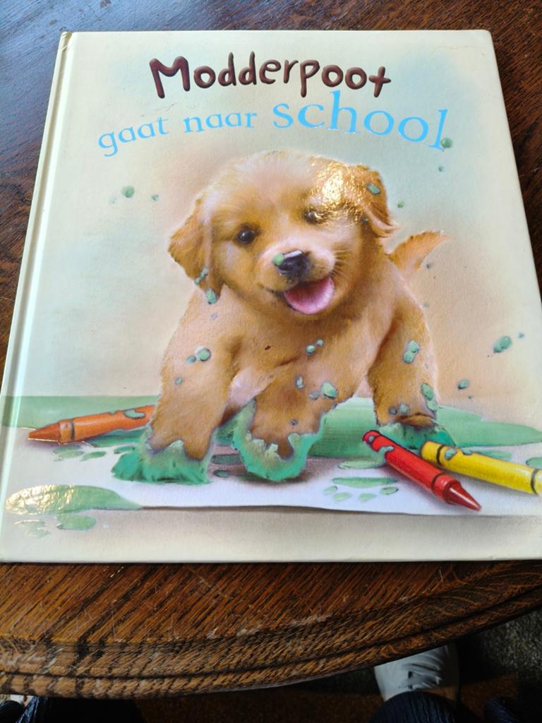Modderpoot gaat naar school - Kinderboek, Boeken, Ophalen of Verzenden, Zo goed als nieuw, Onbekend, Fictie algemeen