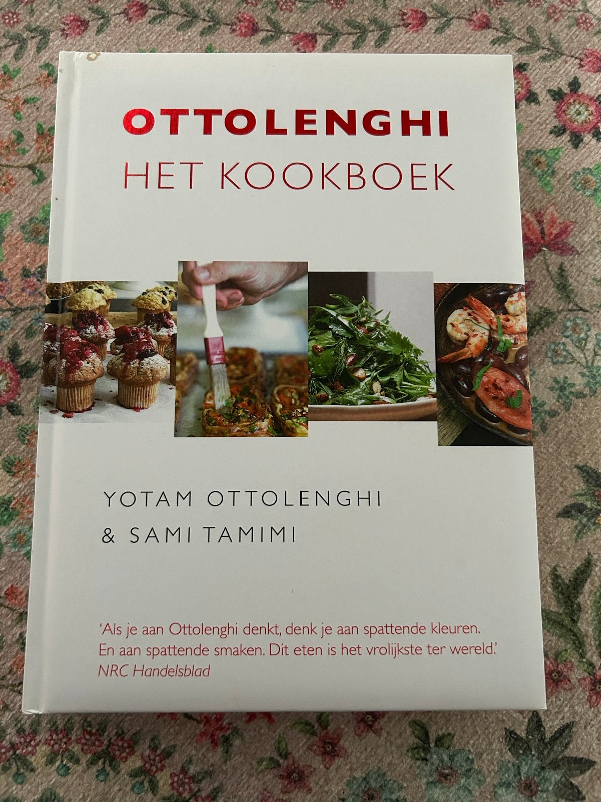 Ottolenghi Het Kookboek - Yotam Ottolenghi & Sami Tamimi, Boeken, Kookboeken, Gelezen, Hoofdgerechten, Ophalen of Verzenden, Gezond koken