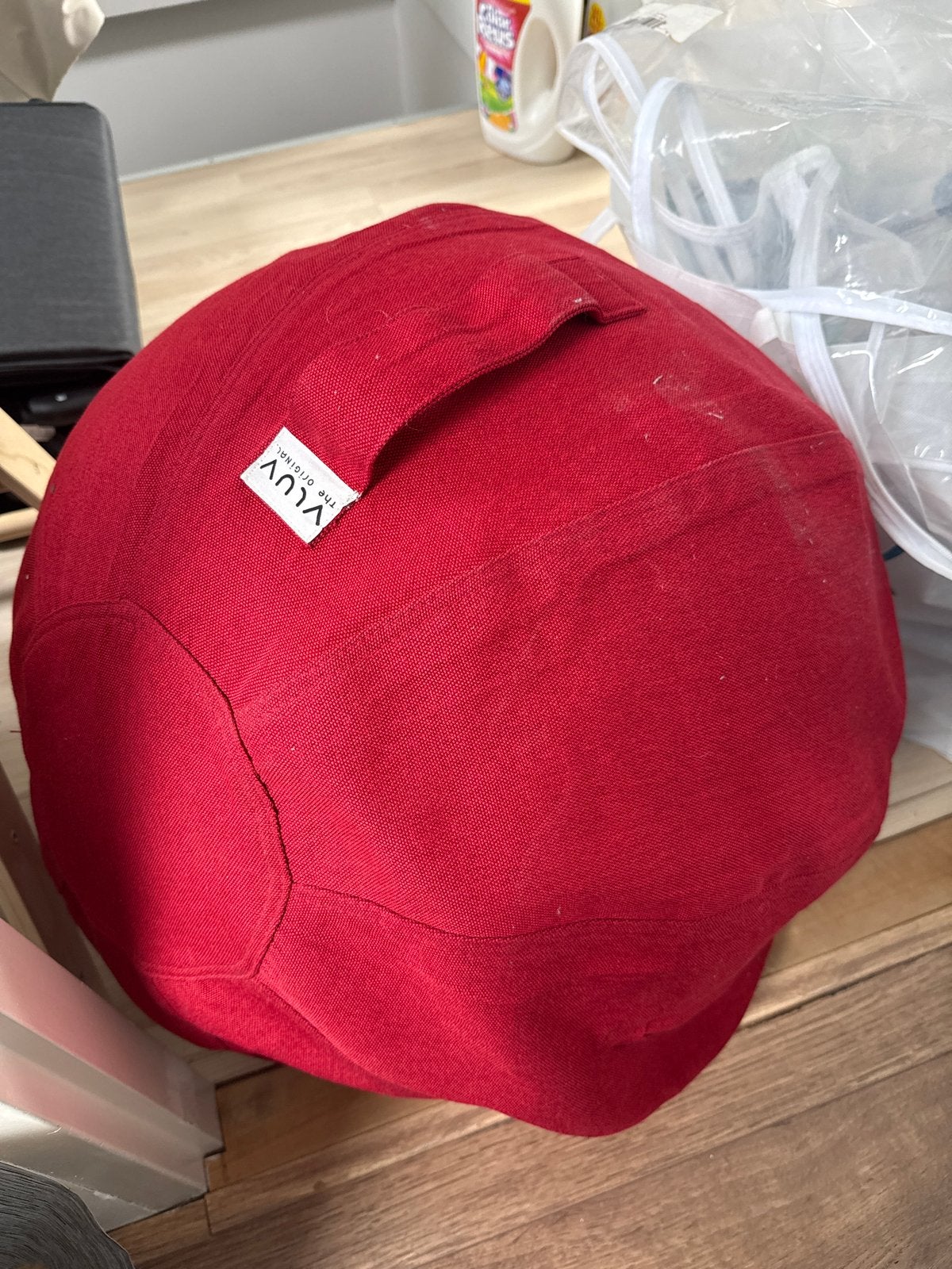 Rode Vluv zitbal/zitzak - Ergonomisch en stijlvol, Huis en Inrichting, Zitzakken, Ophalen of Verzenden, Gebruikt, Rood, Zitzak