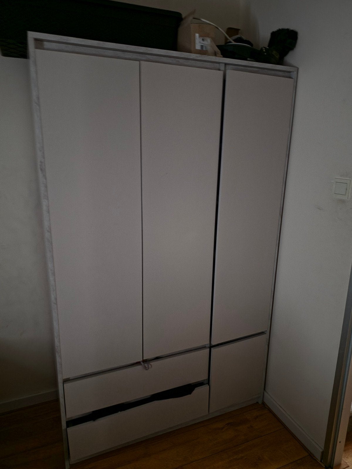 Jysk kledingkast met deuren en lades, Huis en Inrichting, Ophalen, Gebruikt, 100 tot 150 cm, 200 cm of meer