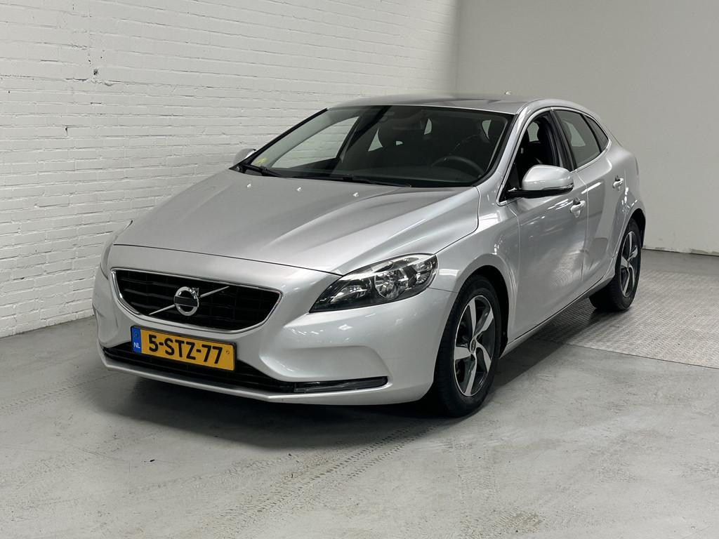 Volvo V40 1.6 D2 Momentum CLIMA /NAVI /CRUISE / ELK.PAKKET, Voorwielaandrijving, Euro 5, Gebruikt, 4 cilinders