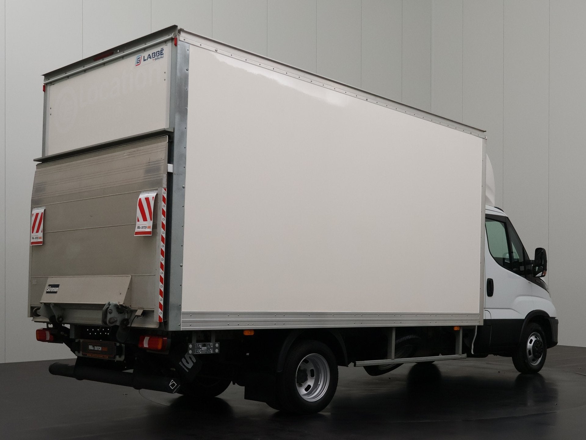 Iveco Daily 35C16 3.0L Bakwagen+Laadklep | Dakspoiler | Airc, Auto's, Stof, Gebruikt, 156 pk, Iveco