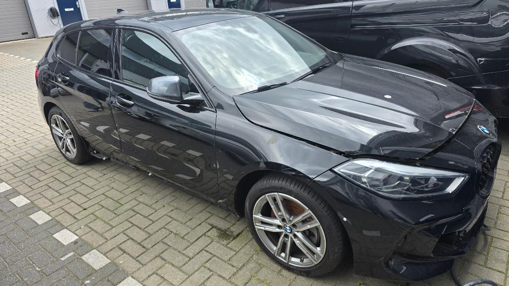 BMW 120i | Bouwjaar 2024, Zwart, Benzine, BMW, Hatchback