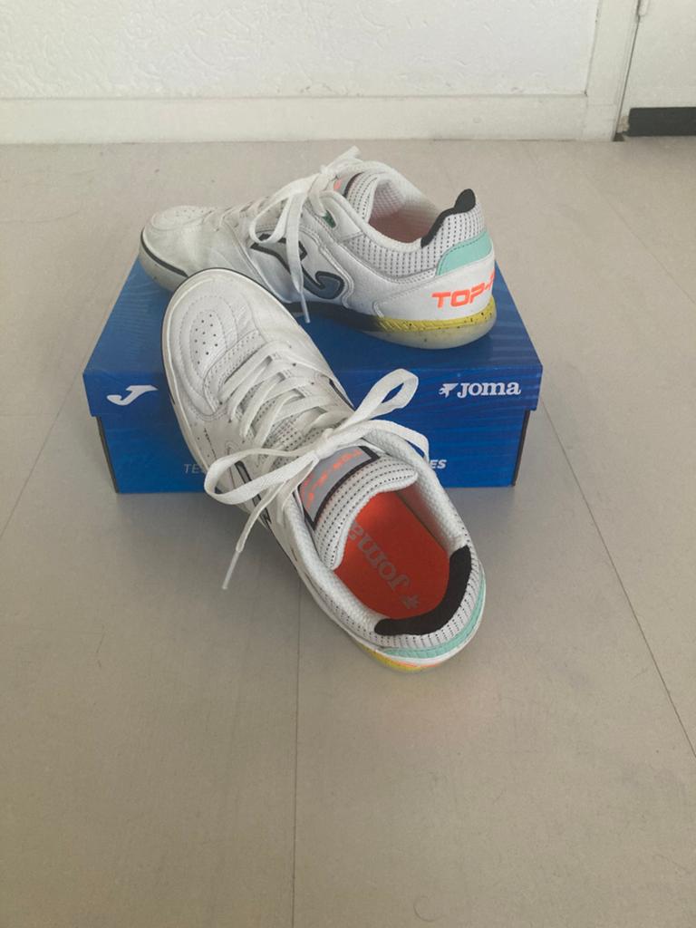 Joma Zaalvoetbalschoenen maat 37,5, Ophalen, Maat XS of kleiner, Schoenen, Zo goed als nieuw