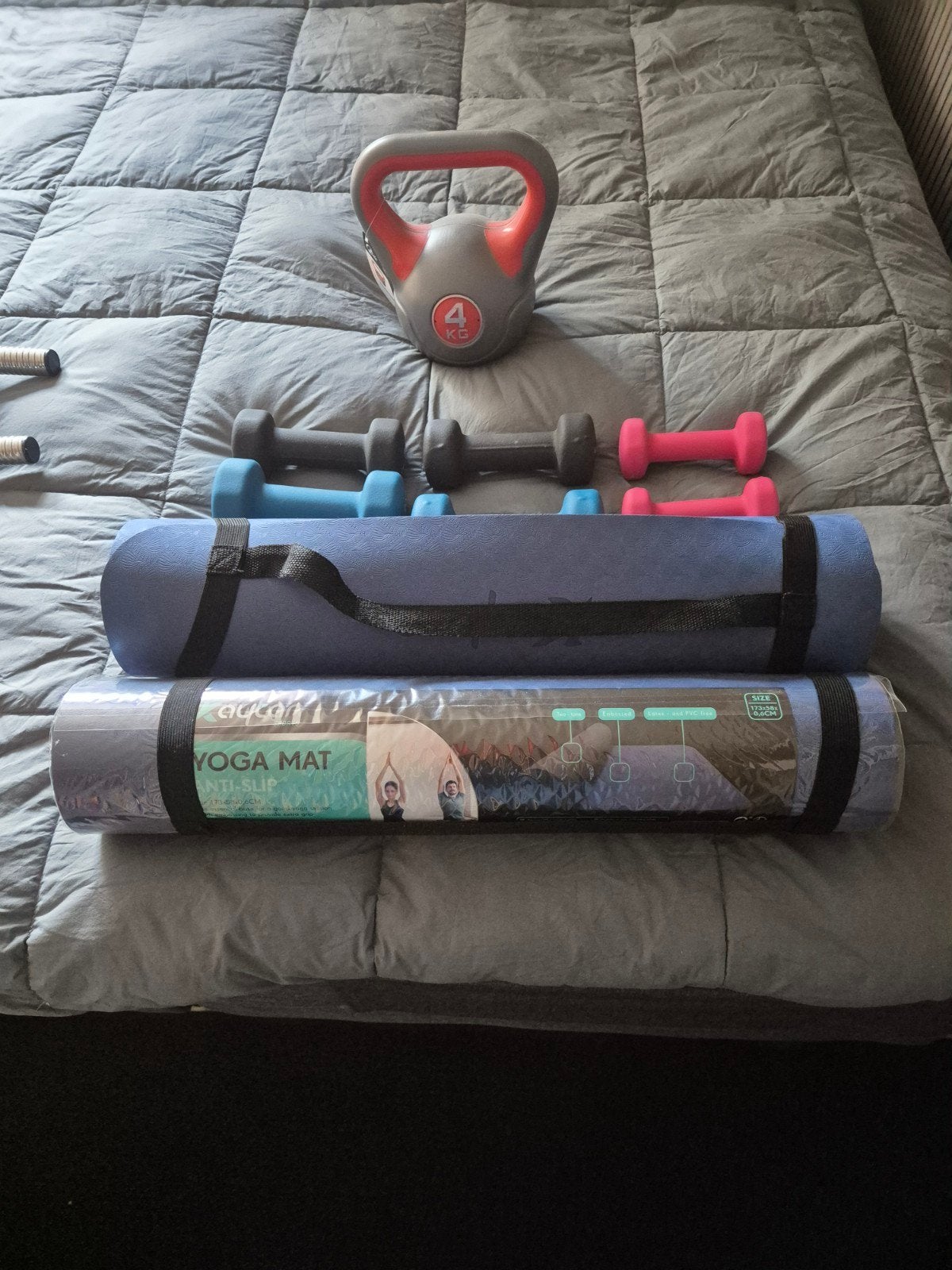 Fitness set: Kettlebell, dumbbells en yogamatten, Sport en Fitness, Ophalen, Gebruikt, Benen, Kettlebell